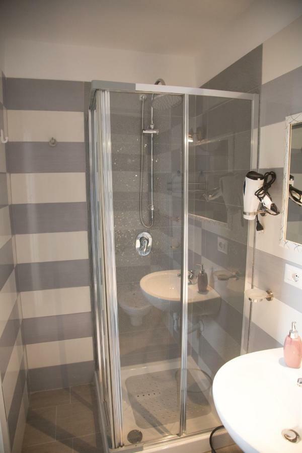 Vesuvius Luxury Suites เนเปิลส์ ภายนอก รูปภาพ
