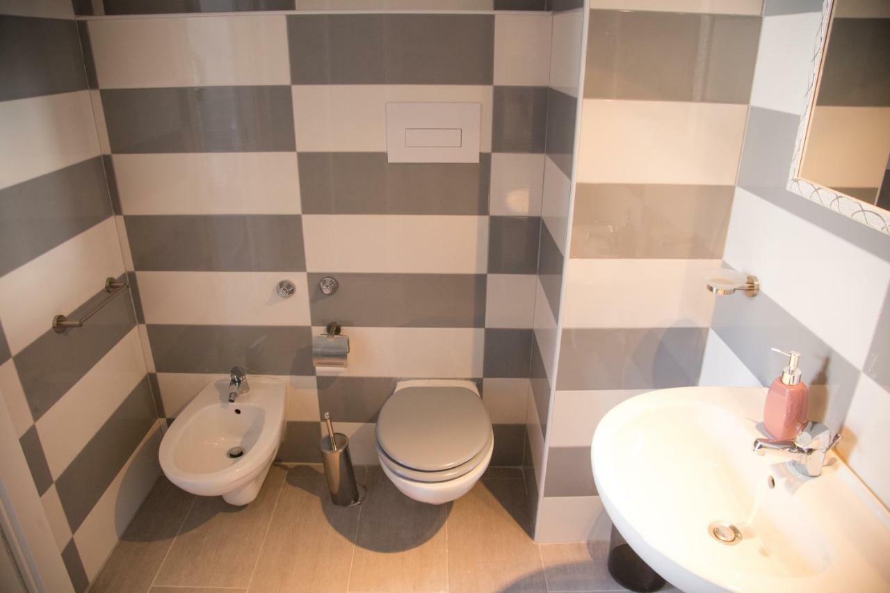 Vesuvius Luxury Suites เนเปิลส์ ภายนอก รูปภาพ