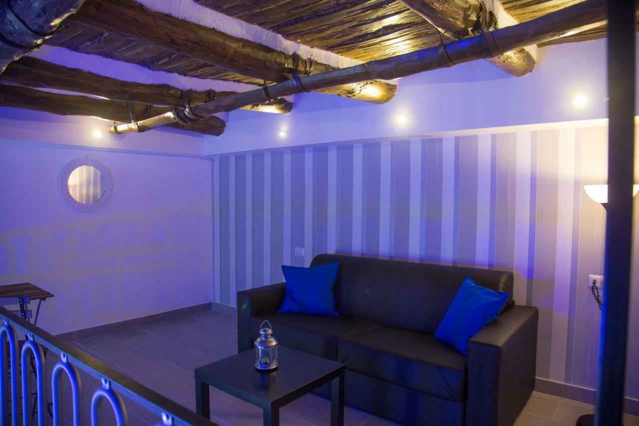 Vesuvius Luxury Suites เนเปิลส์ ภายนอก รูปภาพ