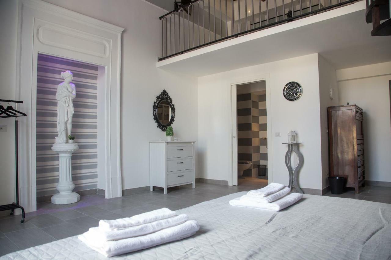 Vesuvius Luxury Suites เนเปิลส์ ภายนอก รูปภาพ