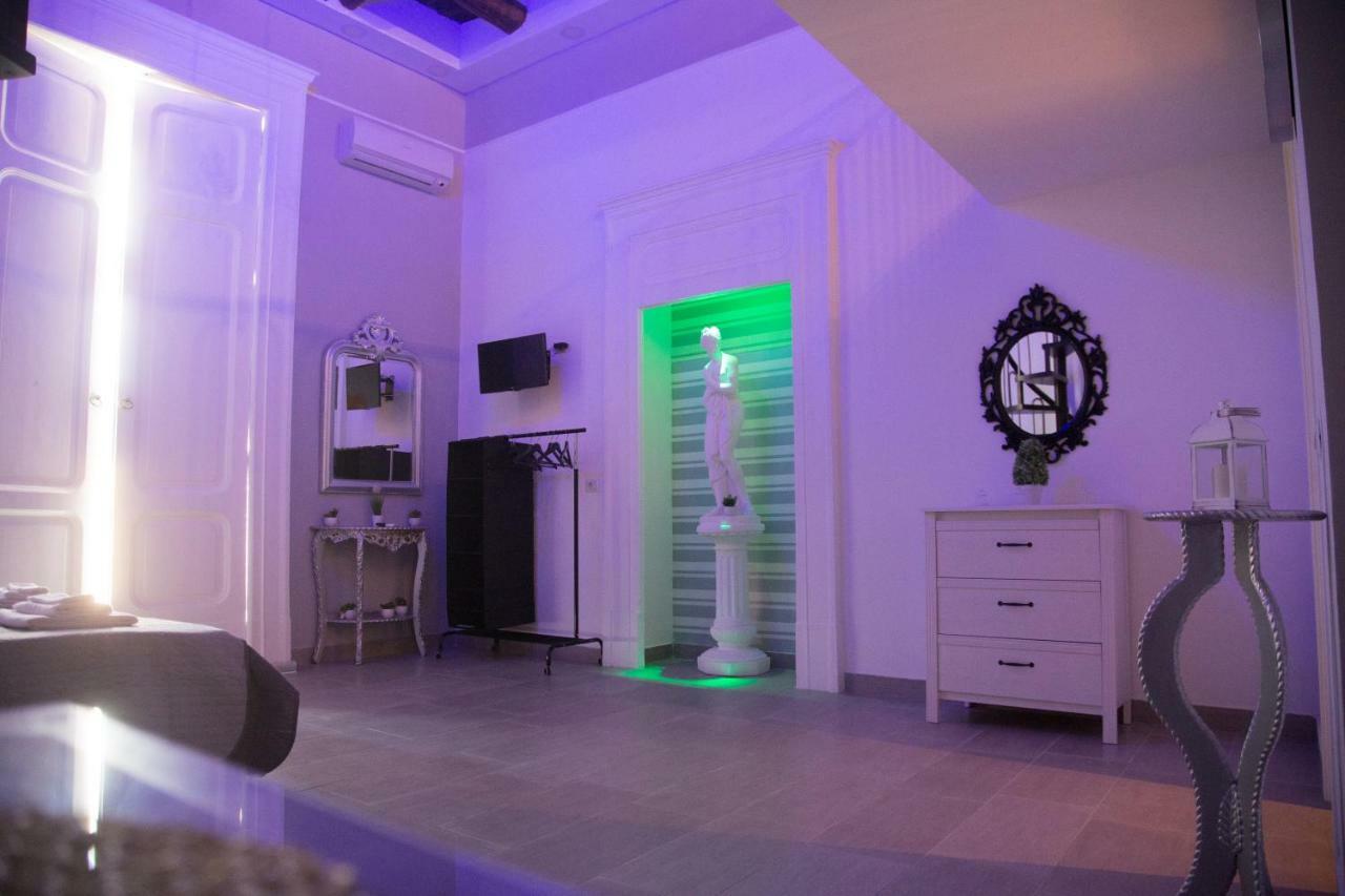 Vesuvius Luxury Suites เนเปิลส์ ภายนอก รูปภาพ