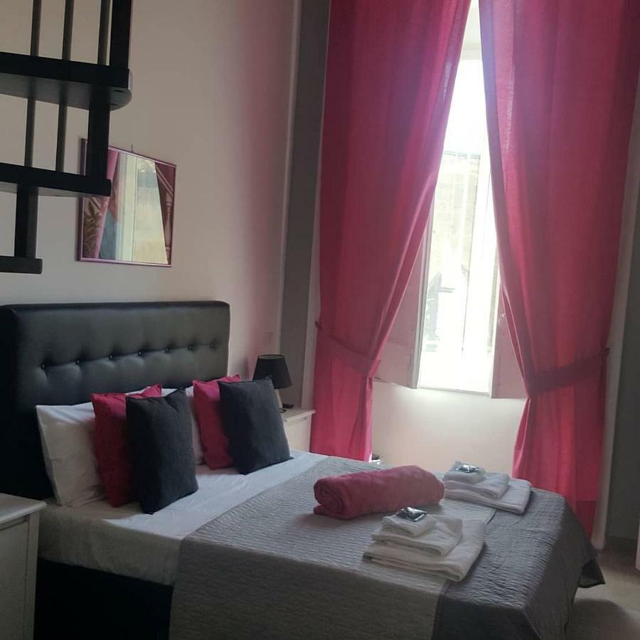 Vesuvius Luxury Suites เนเปิลส์ ภายนอก รูปภาพ